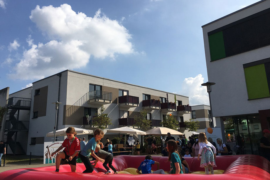 Sommerfest auf dem Gelände des Heinrich-Hauses